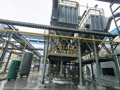 Pneumatic conveying system for calcium carbide powder