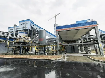 Pneumatic conveying system for calcium carbide powder